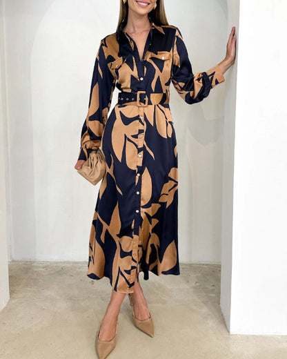 Robe élégante à manches longues et revers à imprimé feuilles